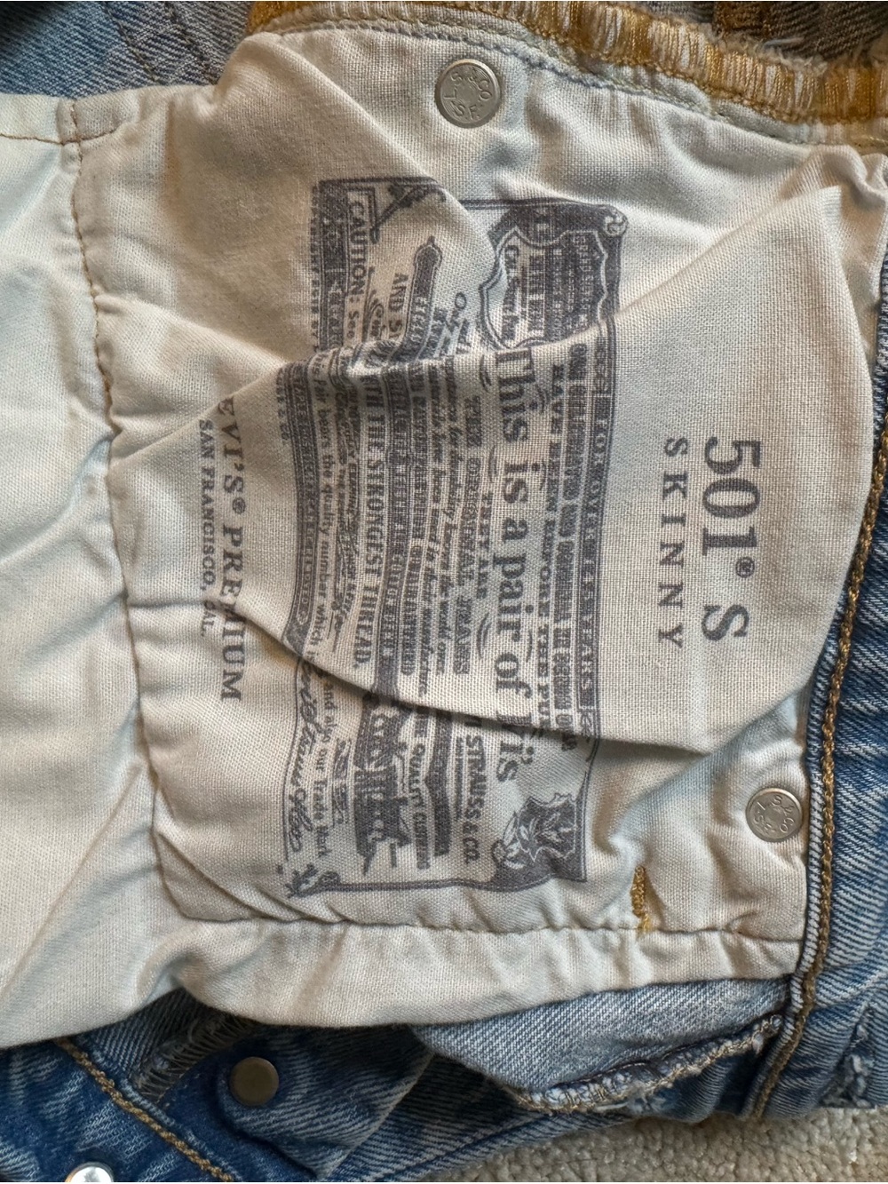 Classic Women’s Light Blue Straight-Leg Jeans - Picture 4 of 5
